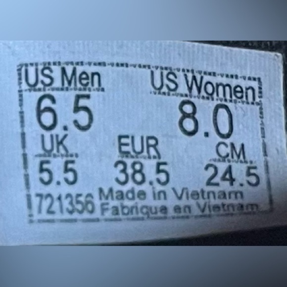 Vans Marvel Black Widow Womens Size 8 Slip On Shoes Sneakers Black Red - Picture 8 of 8